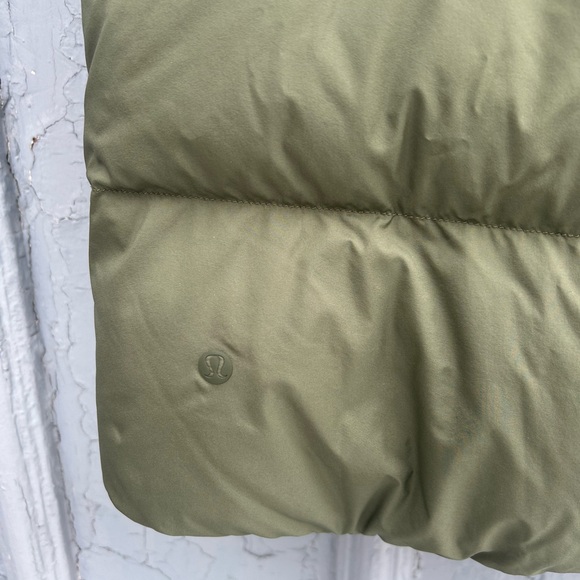 Lululemon khaki weightless wonder down vest, size 8 - Picture 7 of 11